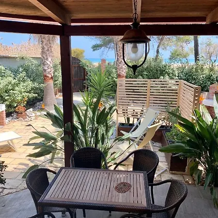 Πανσιόν La Dimora In Riva Al Mare