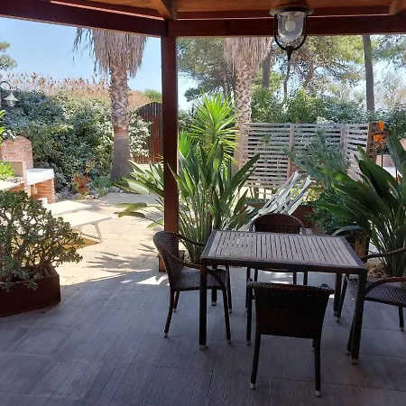 La Dimora In Riva Al Mare Πανσιόν Βιέστε