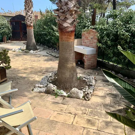 La Dimora In Riva Al Mare Guest house