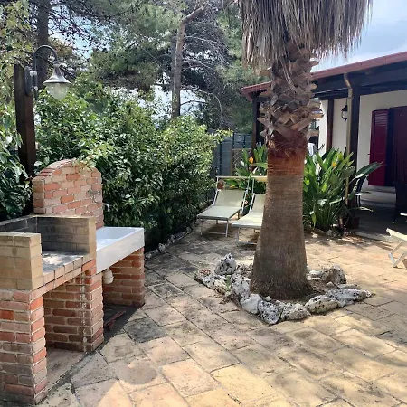 Pensjonat La Dimora In Riva Al Mare 4*