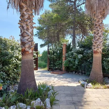 La Dimora In Riva Al Mare Guest house *