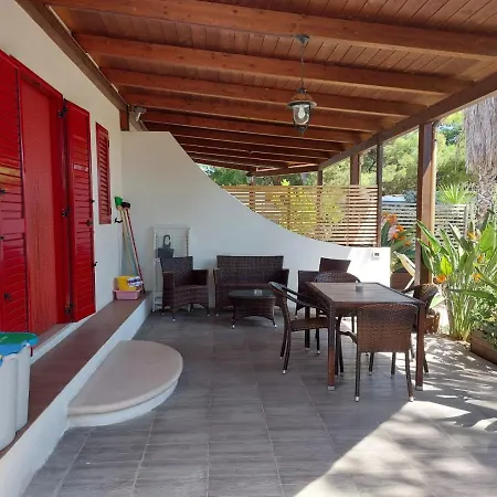 La Dimora In Riva Al Mare Guest house *