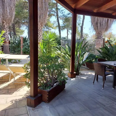 La Dimora In Riva Al Mare Guest house